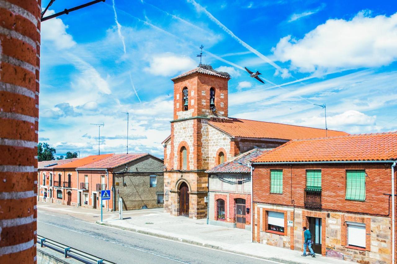 Donde Victor Luna Granja de Moreruela Экстерьер фото
